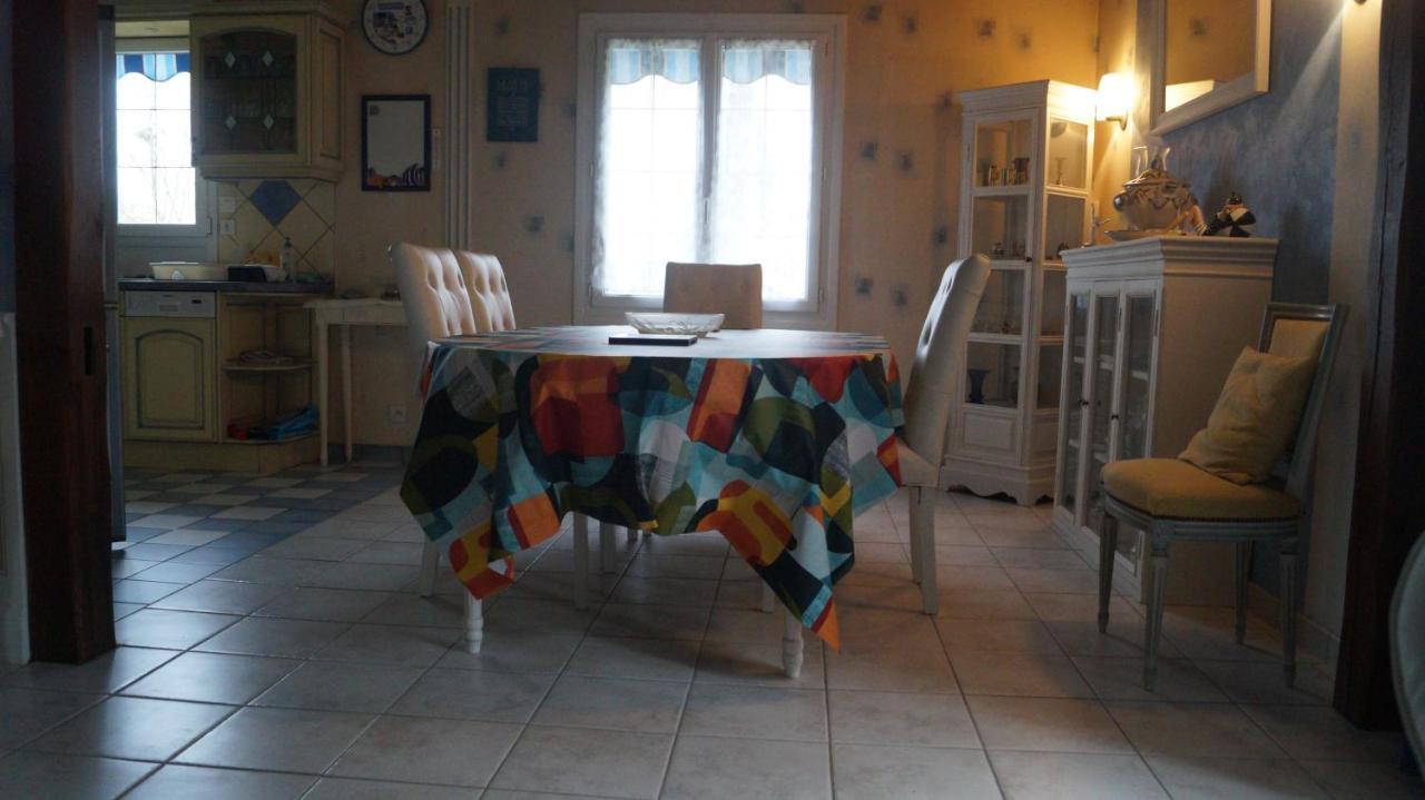 La Loumas Villa Charge Luaran gambar